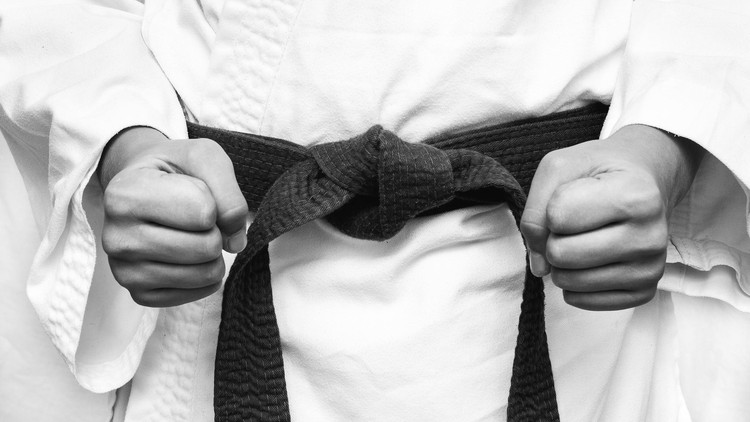 Master Karate with these apps! Have you ever imagined learning karate in the comfort of your own home, at your own pace and using only your smartphone?